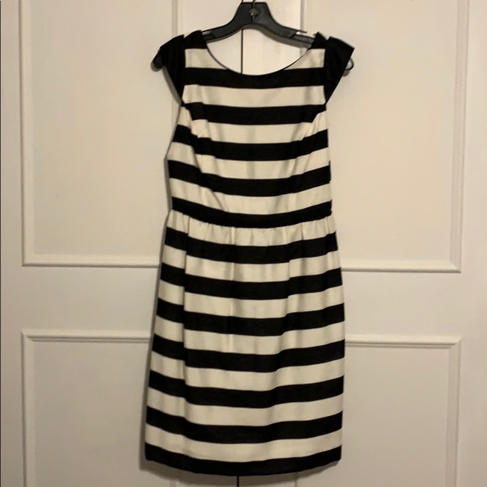 Antonio Melani sz 4 black and white stripe dress